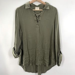 Harper pull over olive green tie front rayon blouse size large pirate core